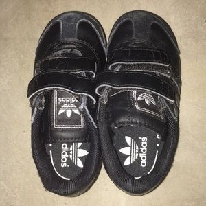 Adidas Shoes size 7 toddler
